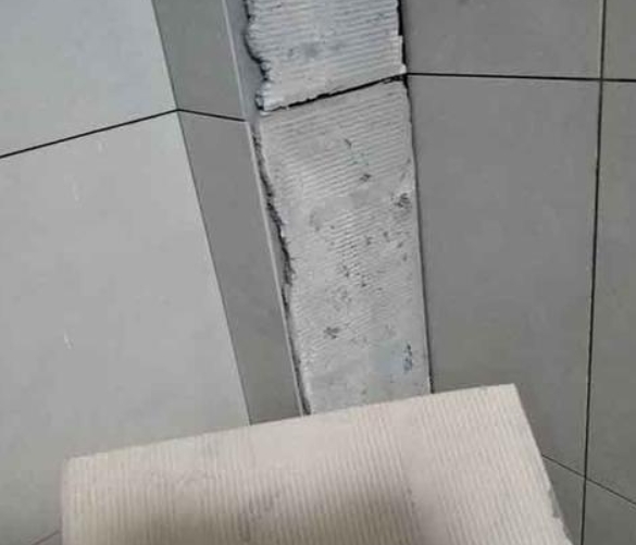 贵池瓷砖空鼓维修公司分享下厨房瓷砖脱落的补救措施。
